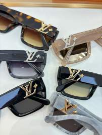 Picture of Louis Vuitton Sunglasses _SKUfw79615806fw
